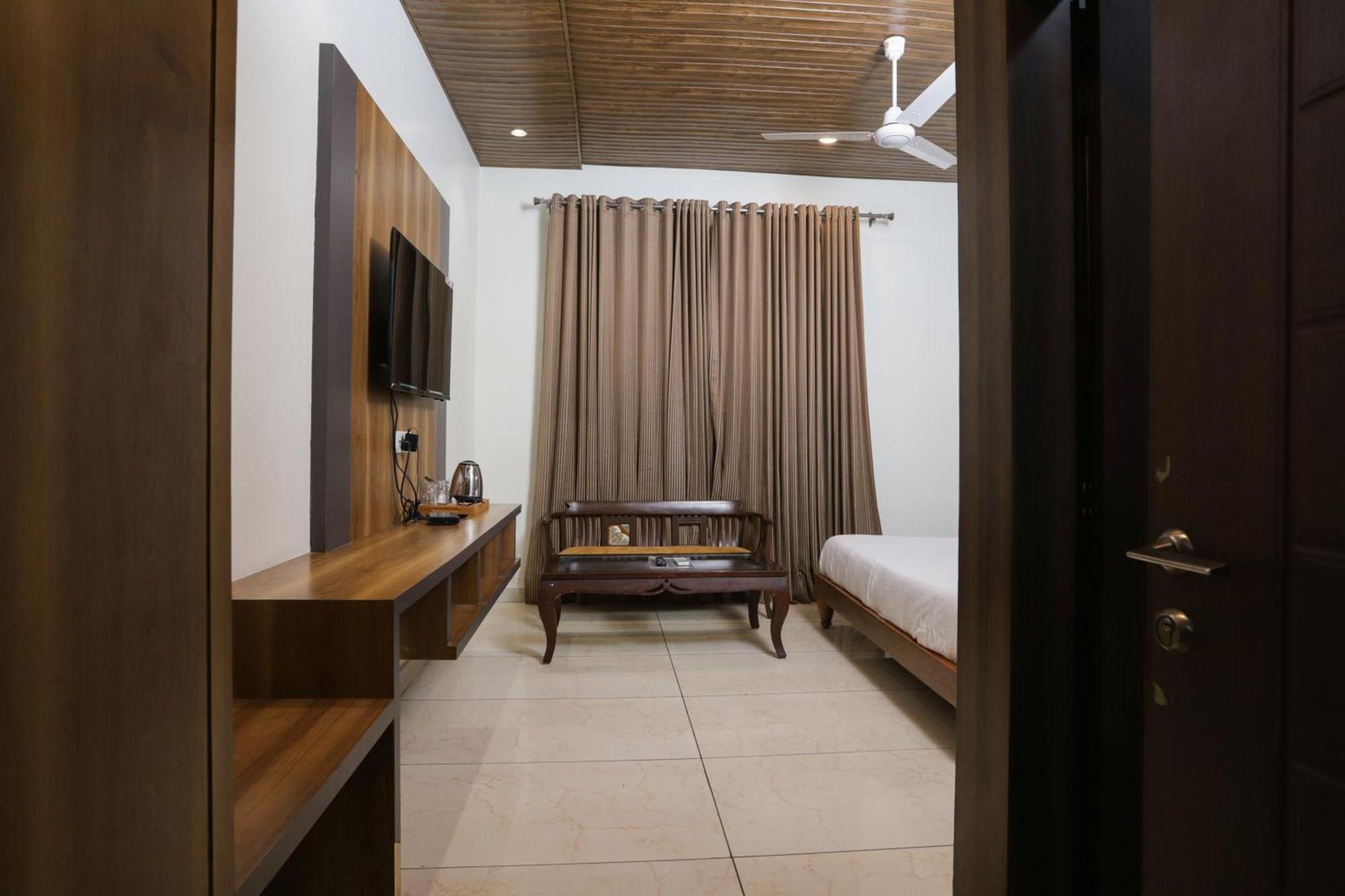 Hotel Razia Inn Hisār Extérieur photo