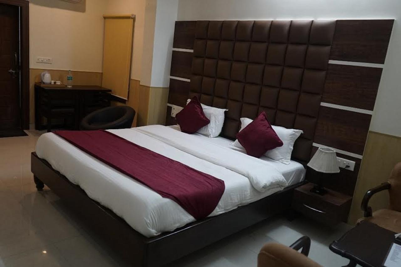 Hotel Razia Inn Hisār Extérieur photo